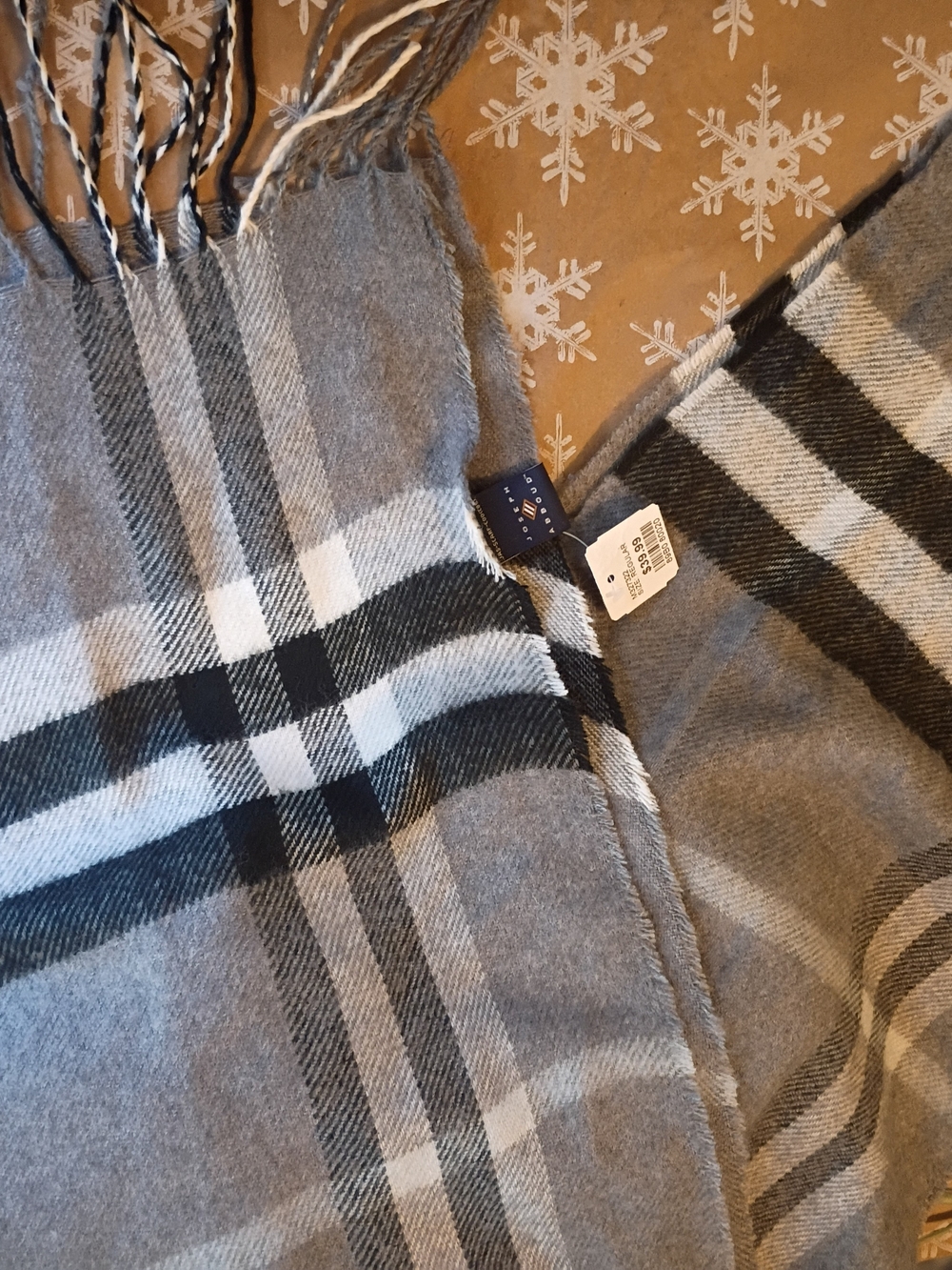 NWT Joseph Abboud Gray and Black Plaid Men’s Scarf